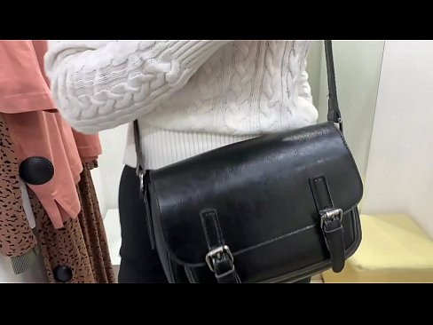 ❤️ Јавна мастурбација младе кучке ФералБерри са дилдом у соби за мерење ❤ Порно видео на sr.recetasketo.top ❌❤